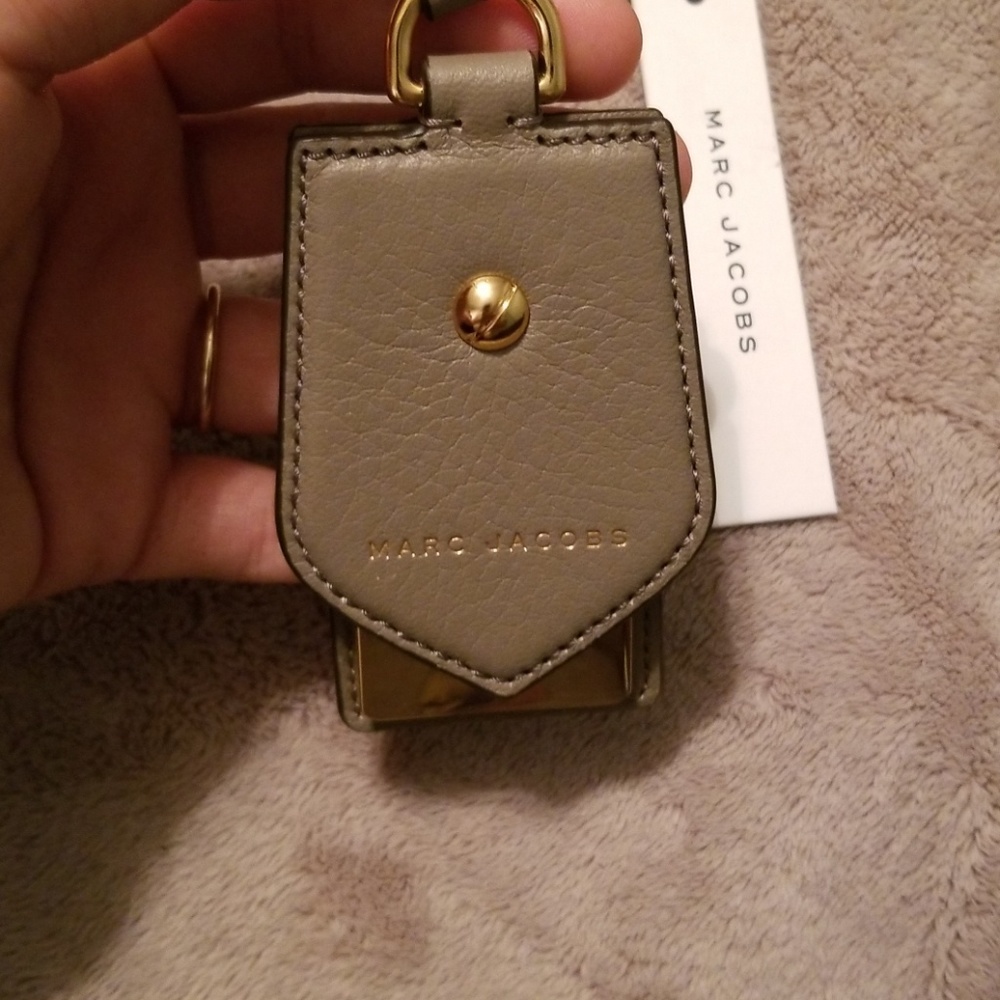 Marc Jacobs - Picture 3 of 4